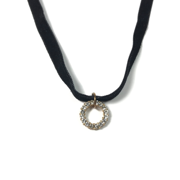 Faux Velvet Circle Diamond Choker Necklace - Picture 2 of 8